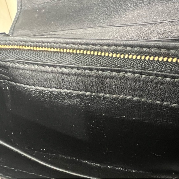 Gucci GG Leather Continental Wallet - Picture 7 of 9